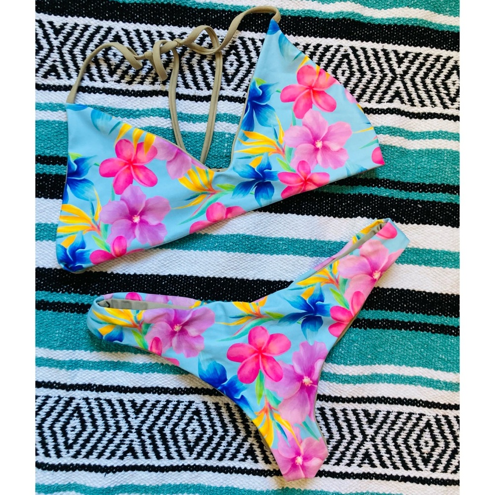 🌸Seamless tropical scrunch butt reversible bikini